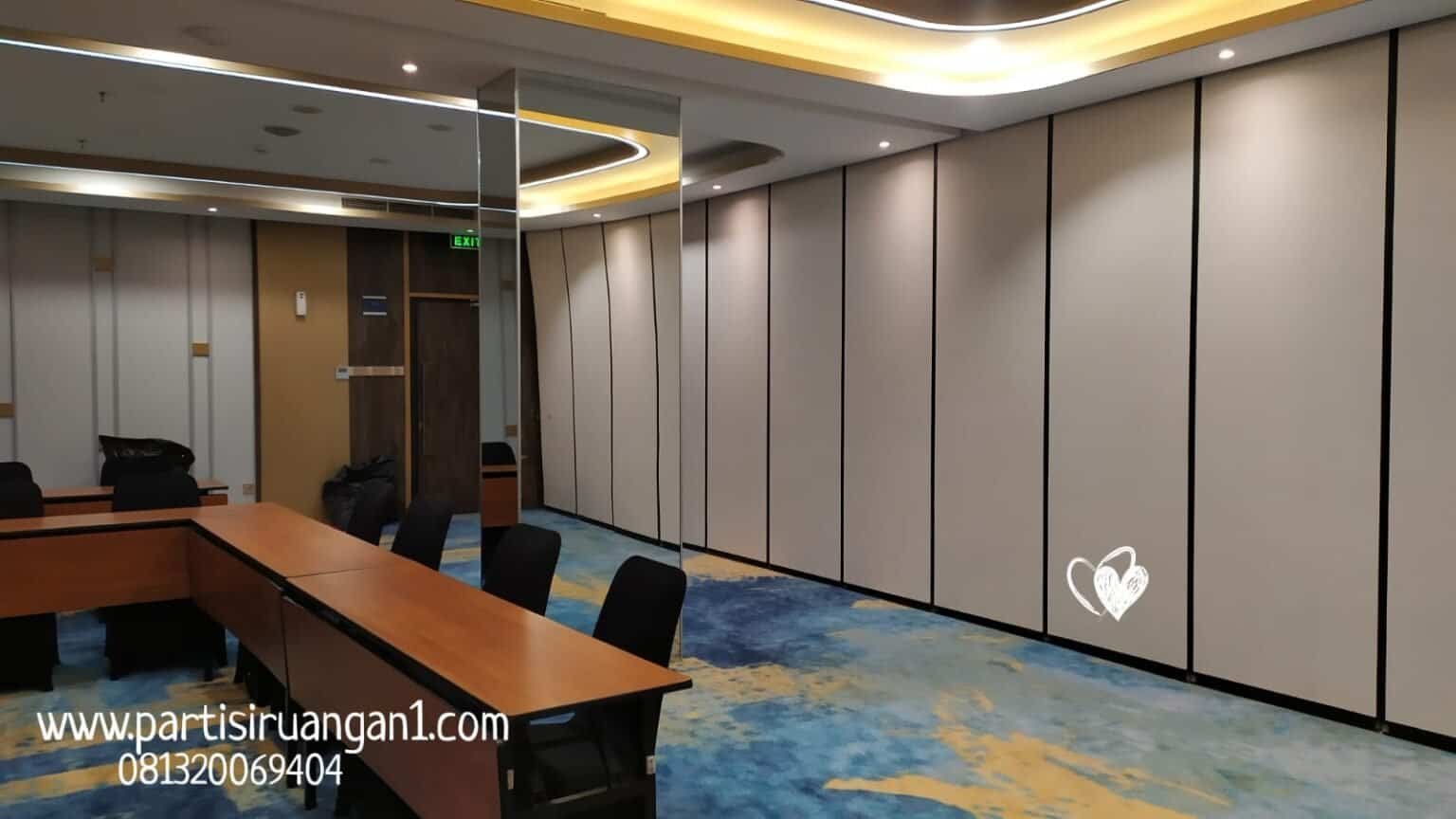 pemasangan partisi geser sorepa peredam suara di ibis pasteur pireki bandung